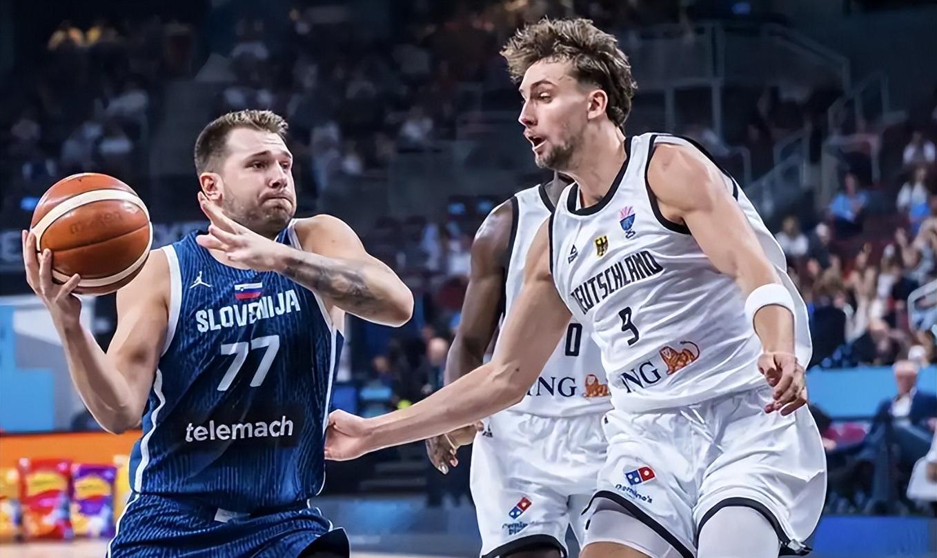 山东男篮训练开放日，清晨完成体检引欢呼，欧超杯在即，轮换策略成焦点的简单介绍