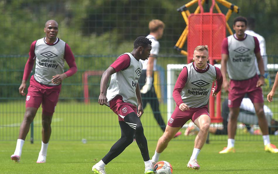 集结日芝加哥公牛备战英超；手感冰凉细节曝光；质疑声仍在；球探报告显示潜力的简单介绍